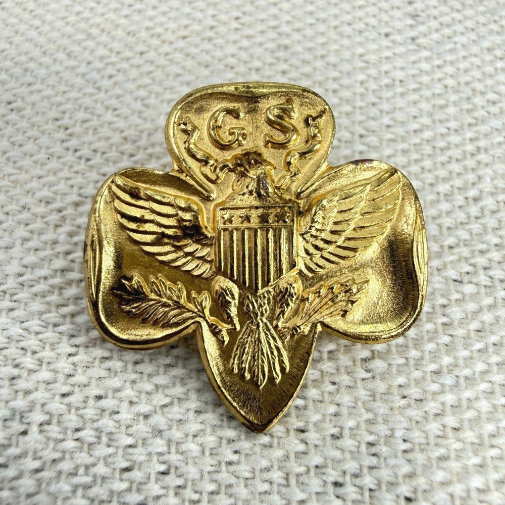 Vintage Girl Scouts Pin GS USA‎ Trefoil Eagle Gold Tone Membership Pin Insignia